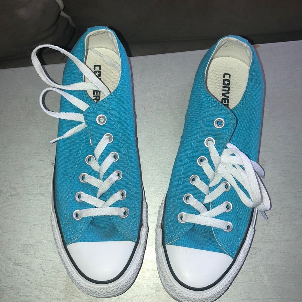 Women’s converse sneakers